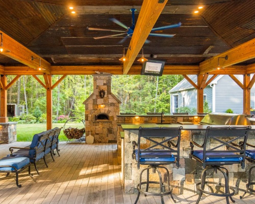 Embrace Alfresco Dining with an Outdoor Kitchen in Massachusetts